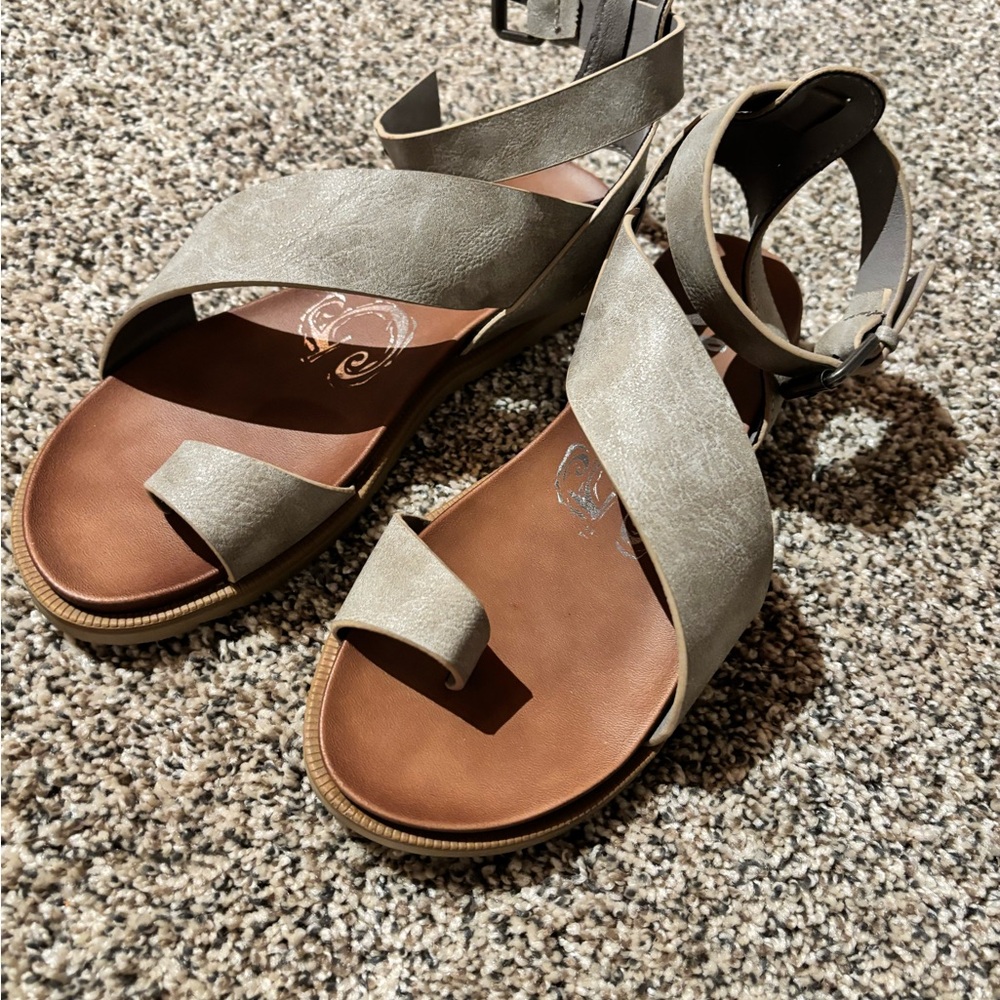 Women's Gray Sandals
